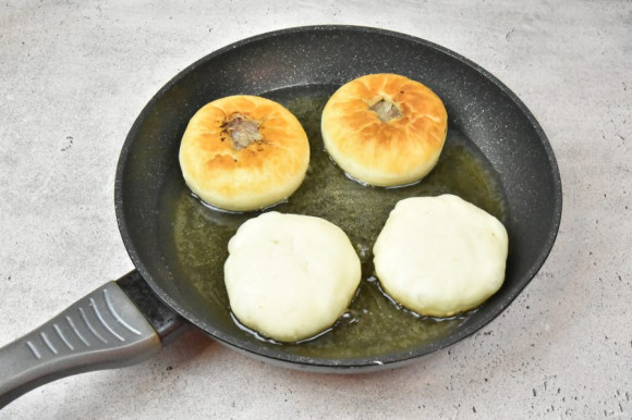 Беляши с говядиной Беляши с говядиной