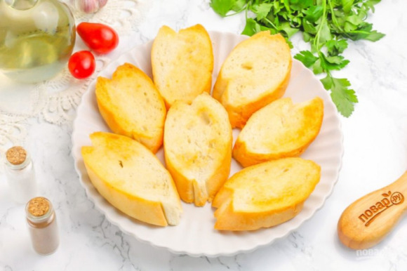 Брускетта с курицей