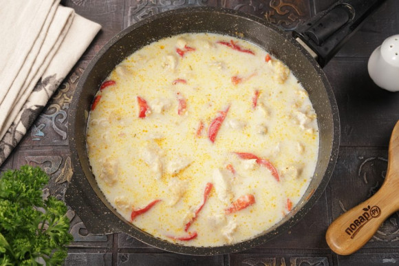 Фрикасе из курицы со сметаной Фрикасе из курицы со сметаной