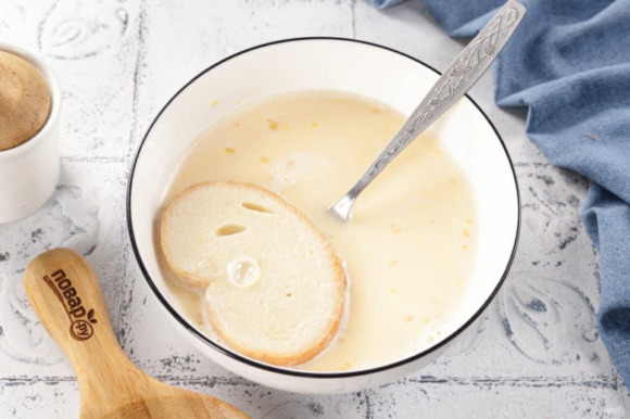 Гренки с молоком и яйцом