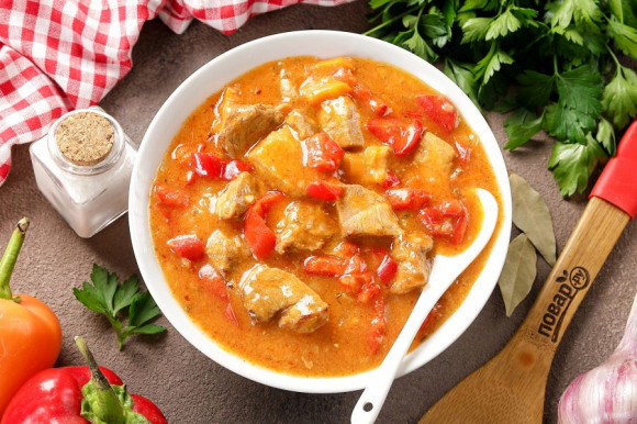 Гуляш с болгарским перцем