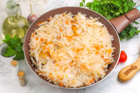 Курица с квашеной капустой Курица с квашеной капустой