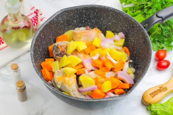 Курица в кефире с овощами
