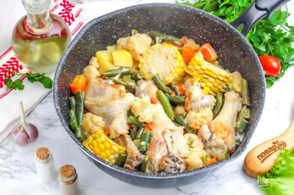 Курица в кефире с овощами