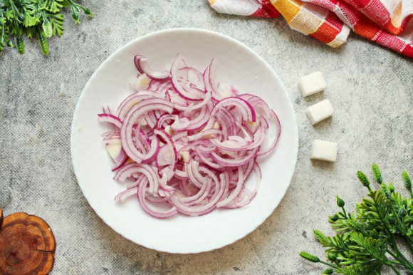 Маринованный лук