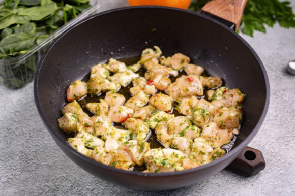 Салат с курицей и апельсинами Салат с курицей и апельсинами