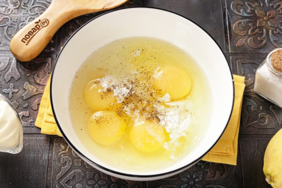 Салат с курицей и блинчиками Салат с курицей и блинчиками