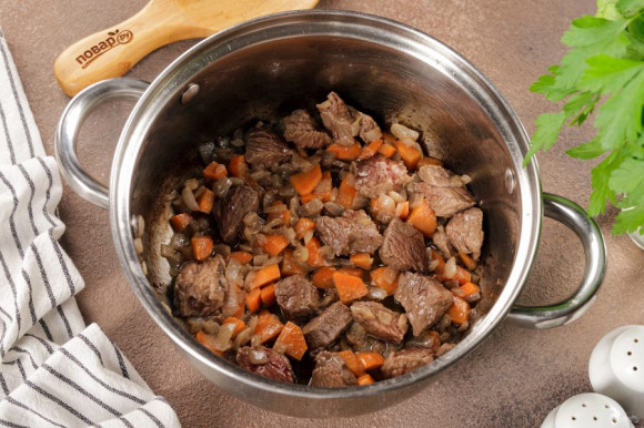 Суп с говядиной и картошкой Суп с говядиной и картошкой