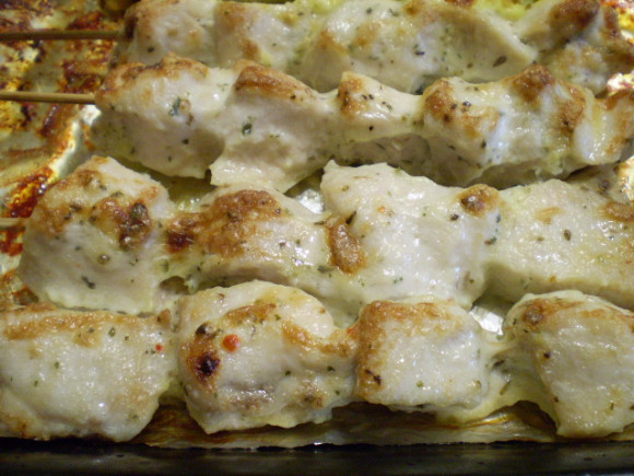 Куриные шашлычки на шпажках в духовке Куриные шашлычки на шпажках в духовке