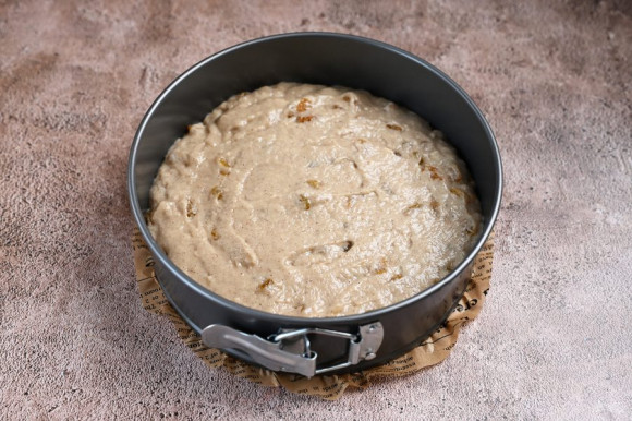 Пирог постный с изюмом Пирог постный с изюмом