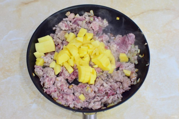 Пирог с мясом на кефире