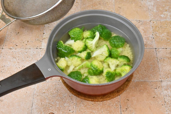 Птитим с курицей и брокколи Птитим с курицей и брокколи