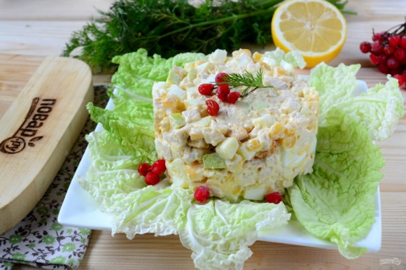 Салат из кукурузы и куриной грудки Салат из кукурузы и куриной грудки