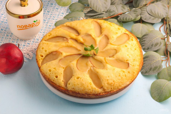 Шарлотка с яблоками на сковороде Шарлотка с яблоками на сковороде