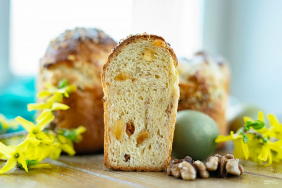 Кулич с орехами Кулич с орехами