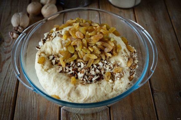 Кулич с орехами Кулич с орехами