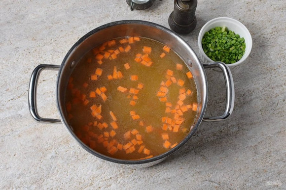 Куриный суп с крапивой