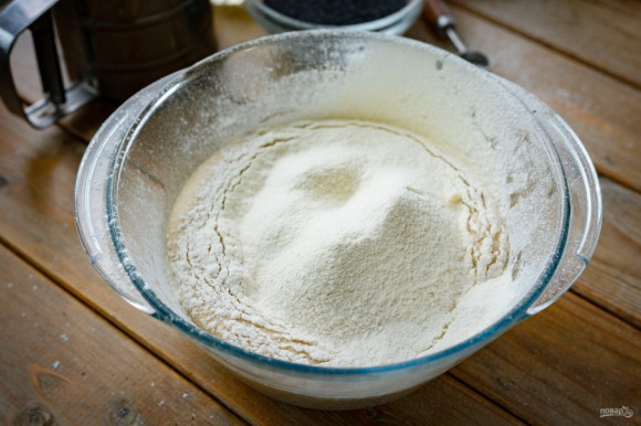 Постный маковый рулет