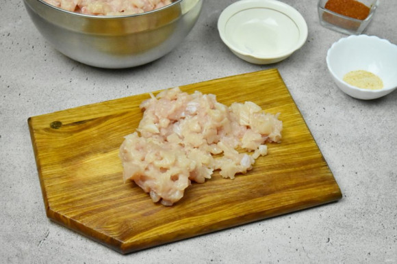 Рулет из куриной грудки с паприкой Рулет из куриной грудки с паприкой