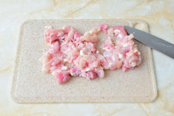 Слоеный пирог с курицей и грибами Слоеный пирог с курицей и грибами