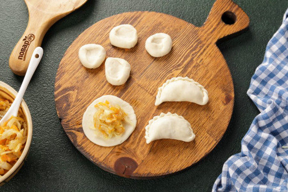 Вареники с капустой Вареники с капустой