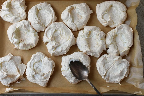 Безе с клубникой Безе с клубникой
