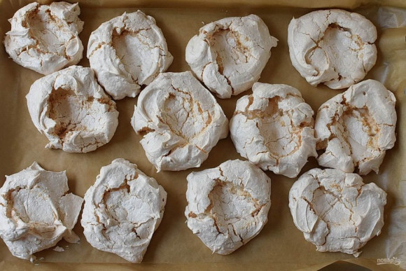 Безе с клубникой Безе с клубникой