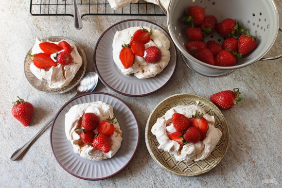 Безе с клубникой Безе с клубникой