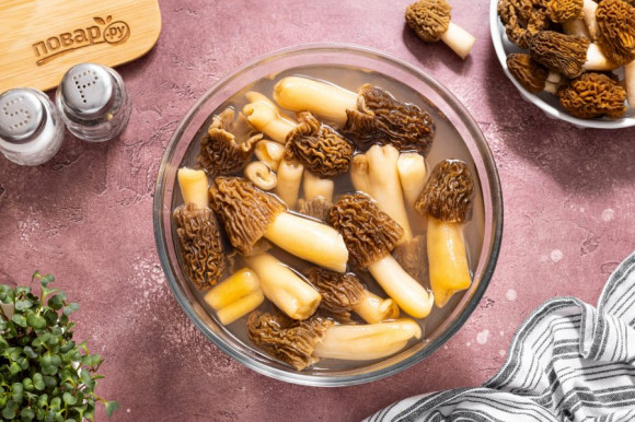 Сморчки, жареные с картошкой Сморчки, жареные с картошкой