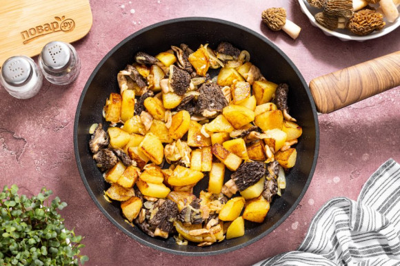 Сморчки, жареные с картошкой Сморчки, жареные с картошкой