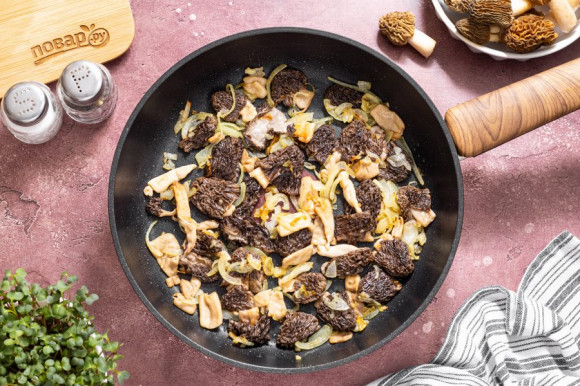 Сморчки, жареные с картошкой Сморчки, жареные с картошкой