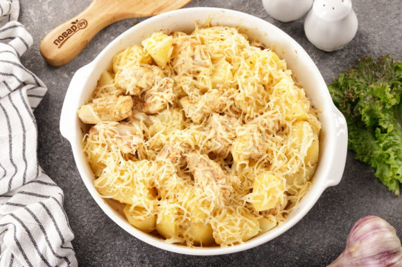 Куриная грудка, запеченная с картофелем