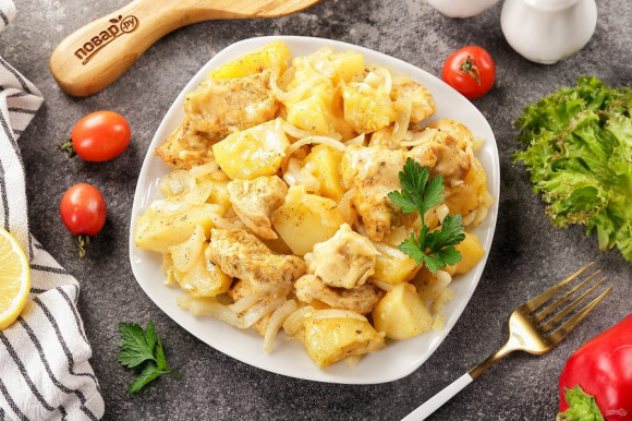 Куриная грудка, запеченная с картофелем
