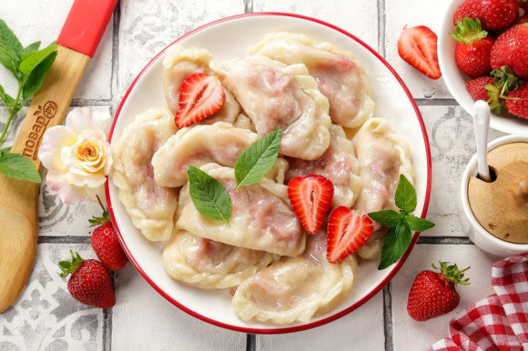 Вареники с клубникой Вареники с клубникой
