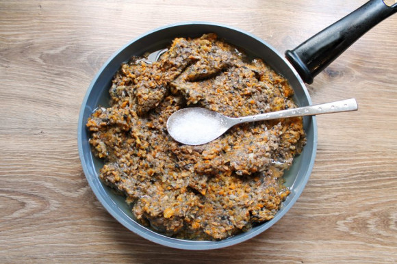 Грибная икра через мясорубку на зиму