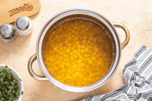 Хумус с соусом песто Хумус с соусом песто