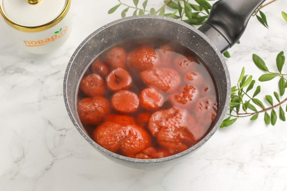 Клубничное желе из желатина Клубничное желе из желатина