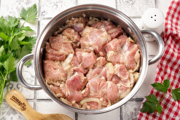 Шашлык из свиной шеи Шашлык из свиной шеи